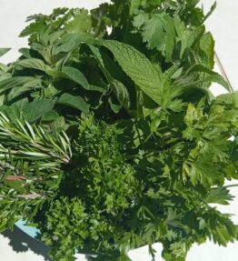 Herbs mixed by Contessa (bunch)
